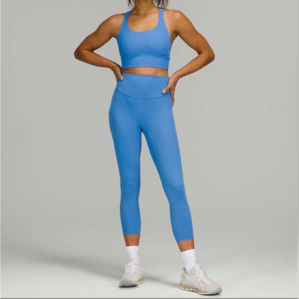 Lululemon BLUE NILE base pace crop!! Size 4